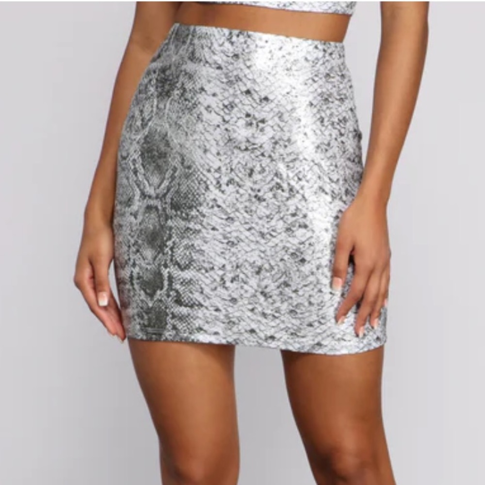 NWT Windsor Snake Skin Mini Skirt